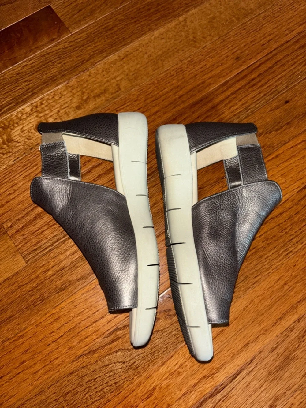 The Flexx Women’s Silver Front Row Dress Sandal Size 7